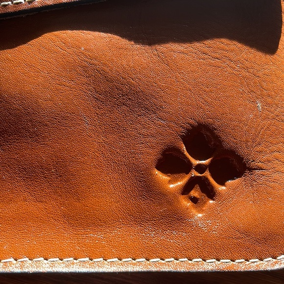 Patricia Nash envelope shape clutch - Picture 4 of 6